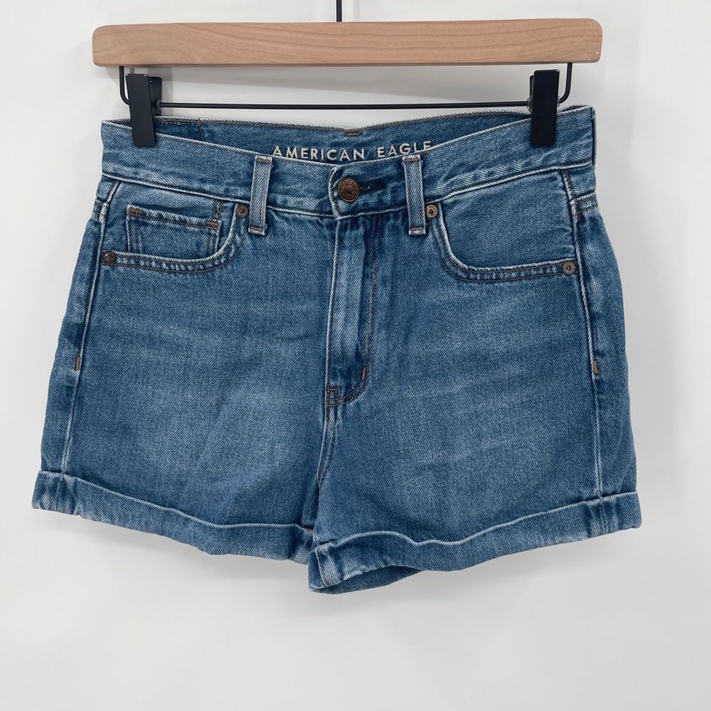 American Eagle Mom Shorts Denim Jean Medium Blue Wash Cuffed High Rise Women 2